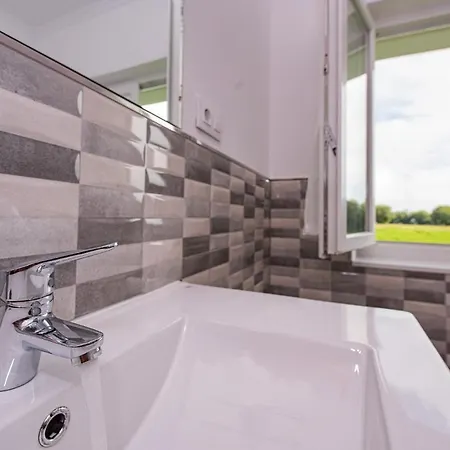 Casa Manuela, A 8 Km De La Playa Vv-1966-as *