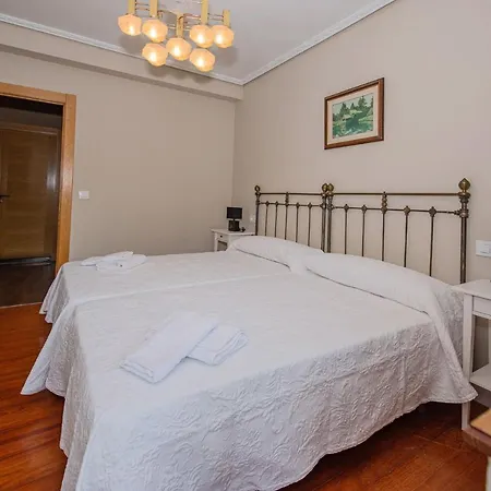 Casa Manuela, A 8 Km De La Playa Vv-1966-as * Llanes